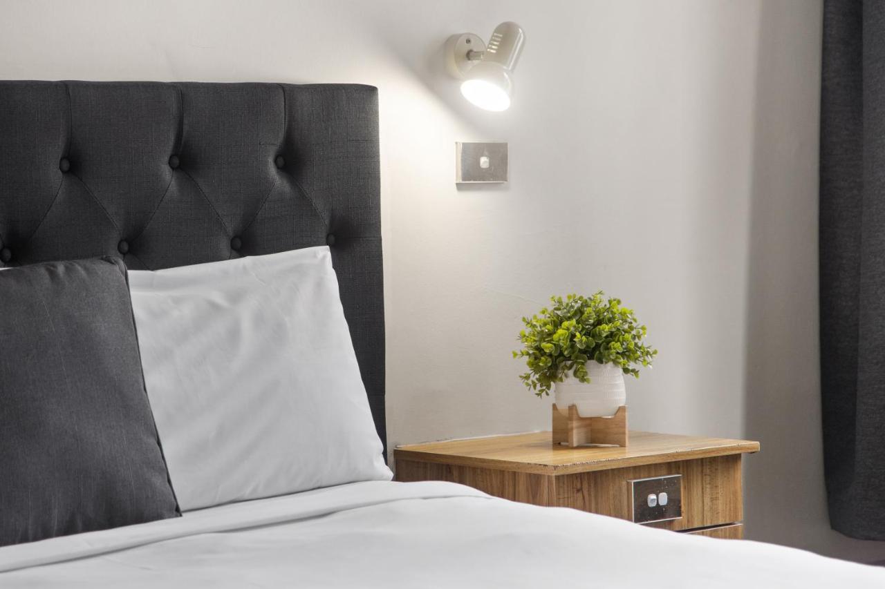 Adelaide Paringa Hotel Luaran gambar