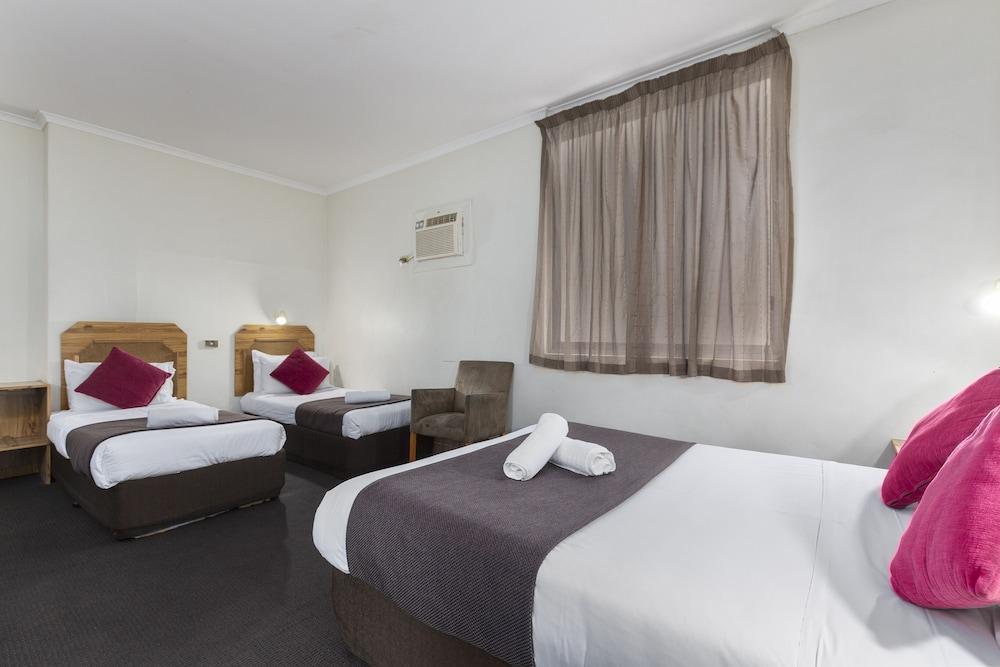 Adelaide Paringa Hotel Luaran gambar